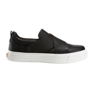 Earth Shoes Clary Sneaker